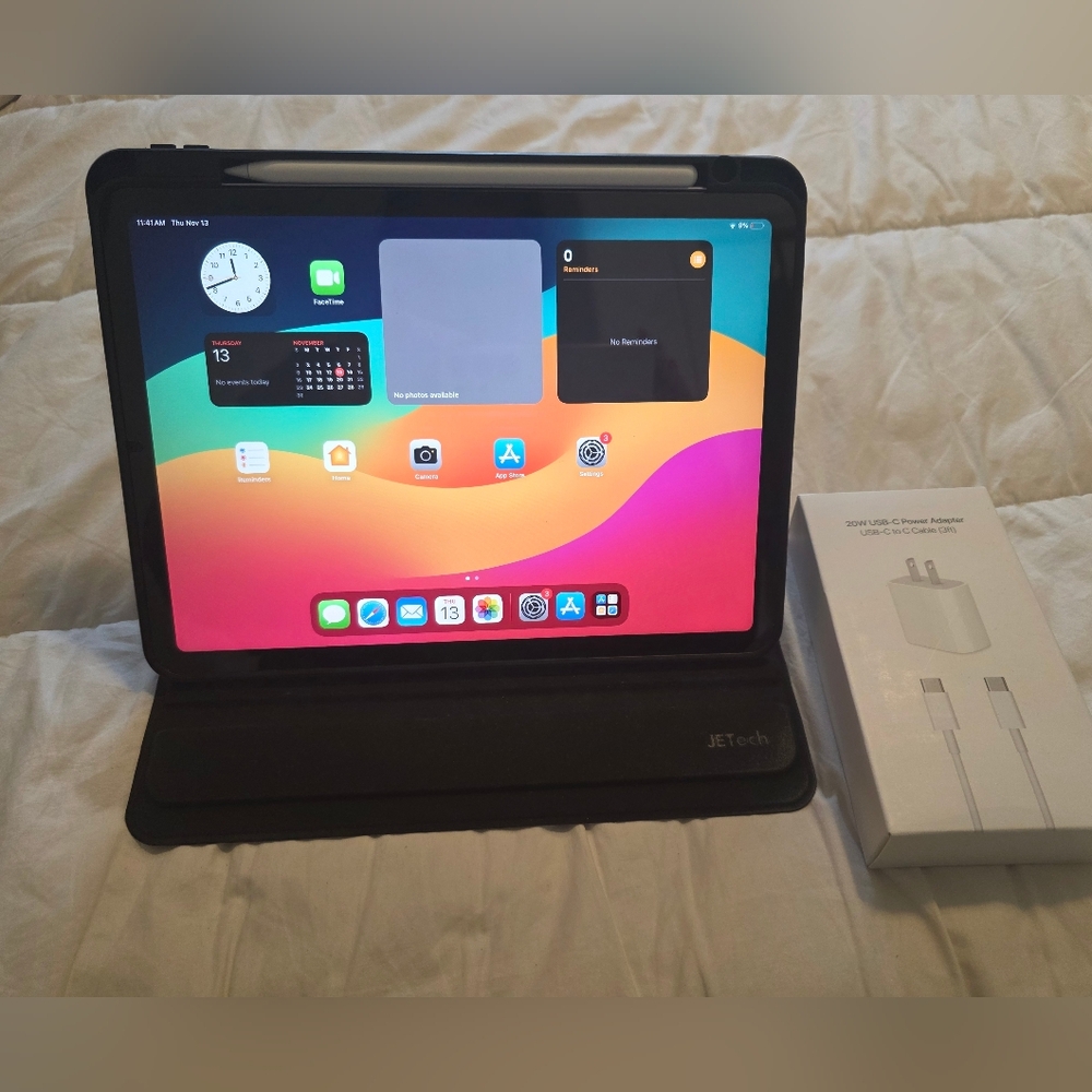 SOLD-Apple iPad Air 5th Generation, 64GB